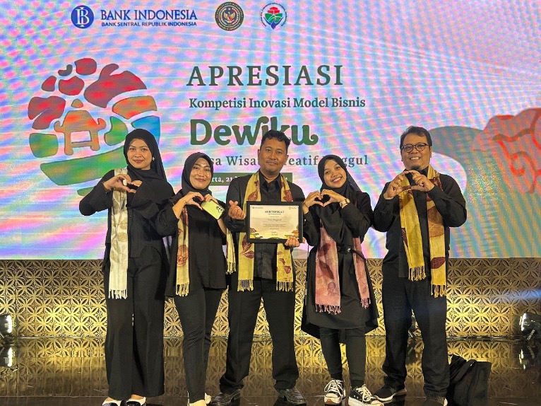Kompetisi Mahasiswa UGM 1